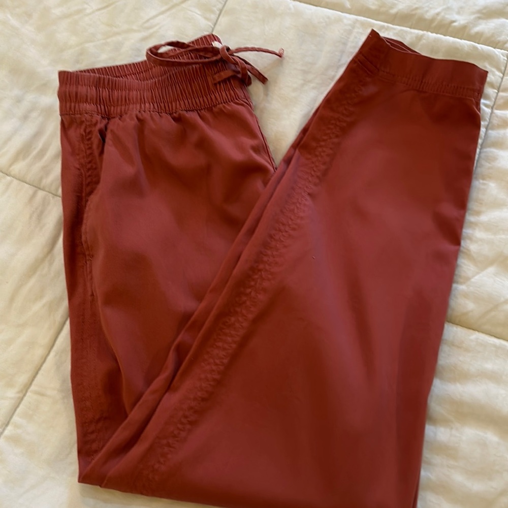 💕🌈💕🥰🌸 LOU & GREY Women’s Pull on Pants in aLightweight Burnt Orange Color